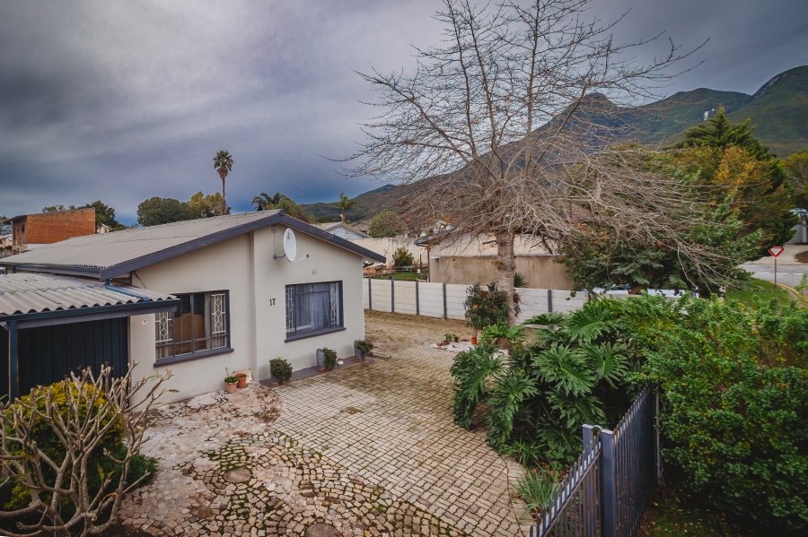 3 Bedroom Property for Sale in Denneoord Western Cape